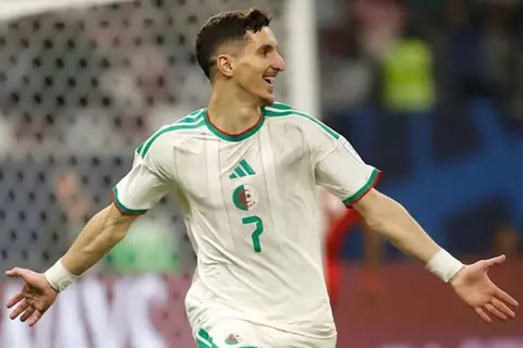بولبينة يحرز هدفًا عالميًا لمنتخب الجزائر في شباك الكونغو الديمقراطية (فيديو)